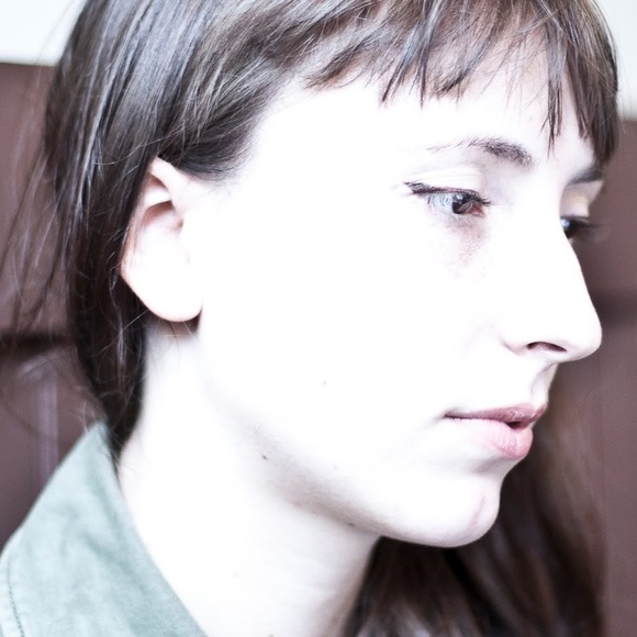 Meet your Posher, Odelia - Picture 1 of 1